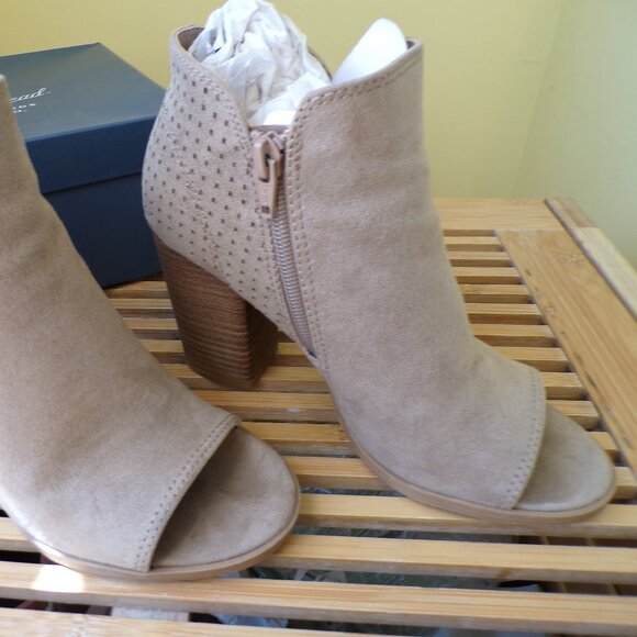 Universal Thread Women's Taupe Collie Open Toe Heeled Bootie Size 7 - Picture 2 of 11